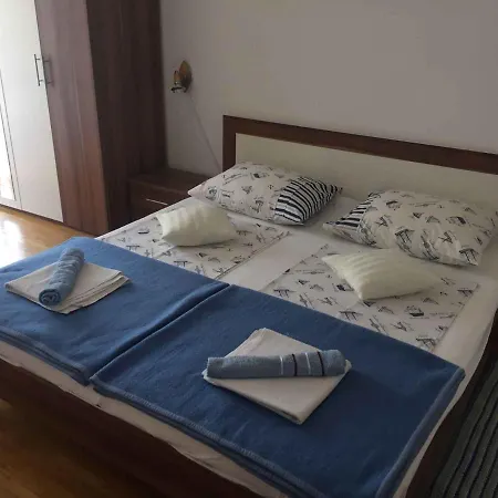 Apartament In Porec/istrien 37216 *